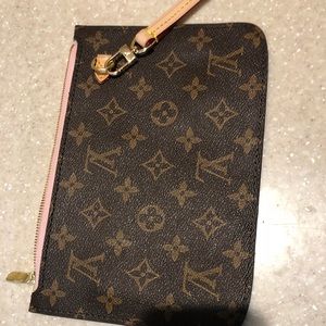 Louis Vuitton Neverfull Monogram Pochette
